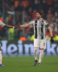 尤文无缘欧冠16强！少打1人连扳3球+一度追平，加时赛崩盘连丢2球