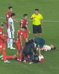 规则-惊险！阿卜杜肉苏力、林良铭头碰头双双倒地，二人休整后回到比赛