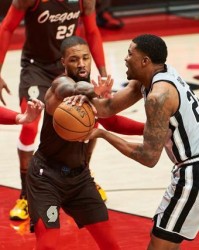 Baccarat-24小时内连克湖人马刺 西部争六开拓者手握主动权